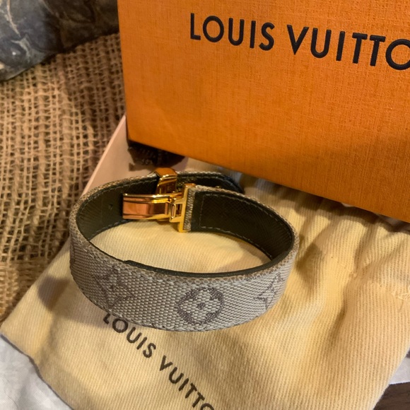 LV Canvas Monogram “Good Luck” Bracelet - Picture 8 of 8